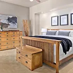Larimer Square Luxury - Office - Downtown Hub