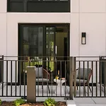 Sonder Skyline Apartments Lohi