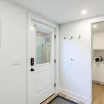 Less Than 1 Block To City Park New-Build Apt In Denver!