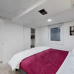 Cozy Mountain-Inspired Lower Unit In Denver
