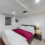 Cozy Mountain-Inspired Lower Unit In Denver
