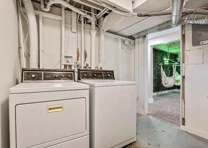 New: Tulum Oasis In Denver W/ Hot Tub & Games
