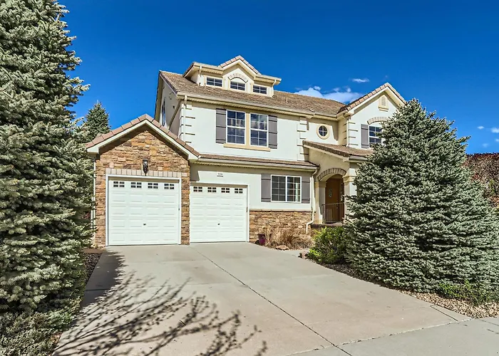 Denver Dream House - Stunning Lake, Mountain & Golf Views With Luxury Amenities - Spa, Table-Tennis, Jacuzzi, Media Center, Loft