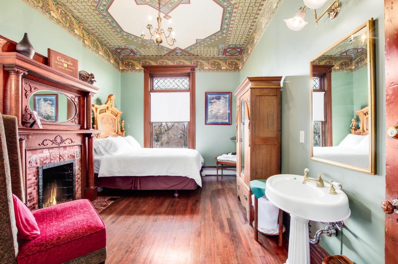 Lumber Baron And Gardens Bed & Breakfast Denver