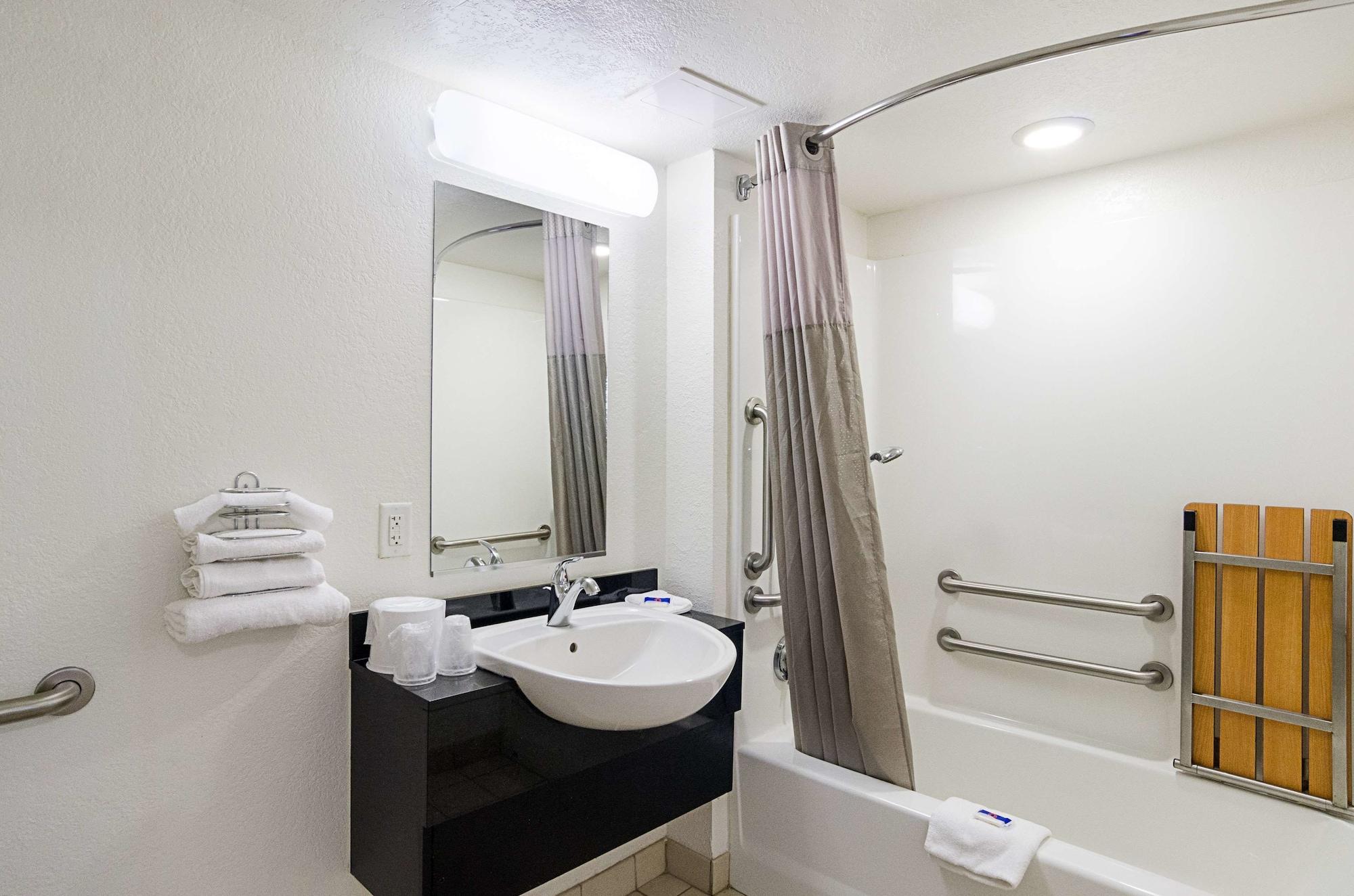 6- Denver, Co Downtown 3*