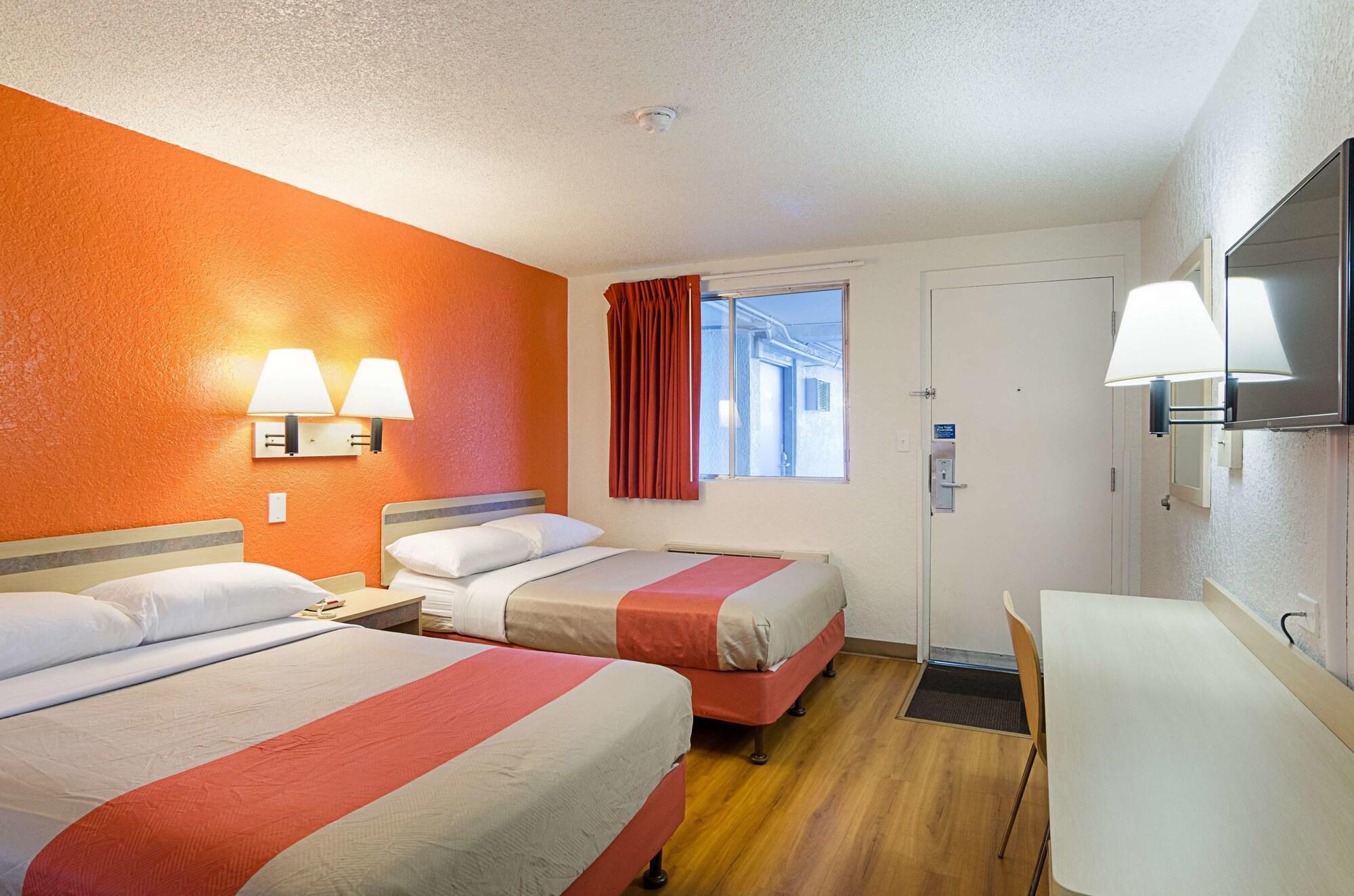 6- Denver, Co Downtown 3*