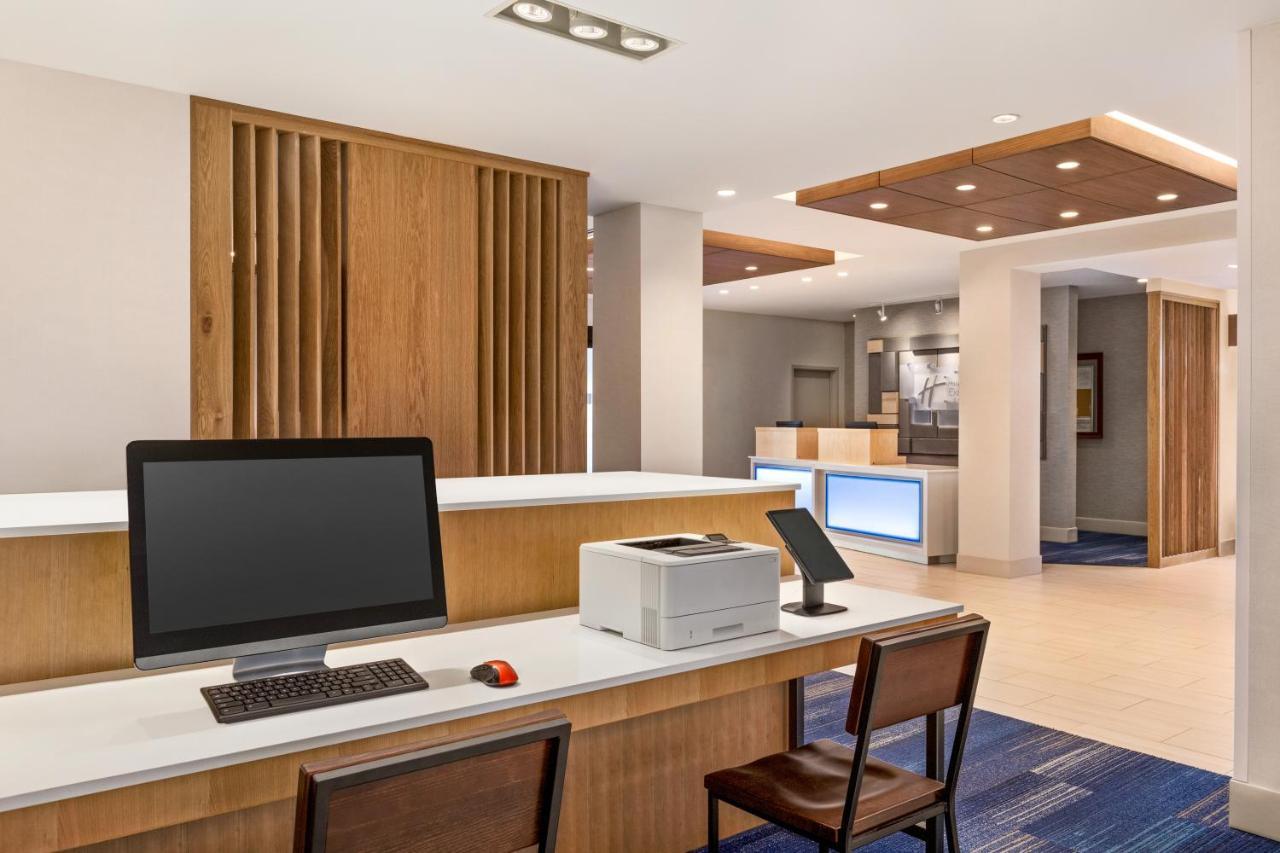 Express & Airport By Ihg Denver