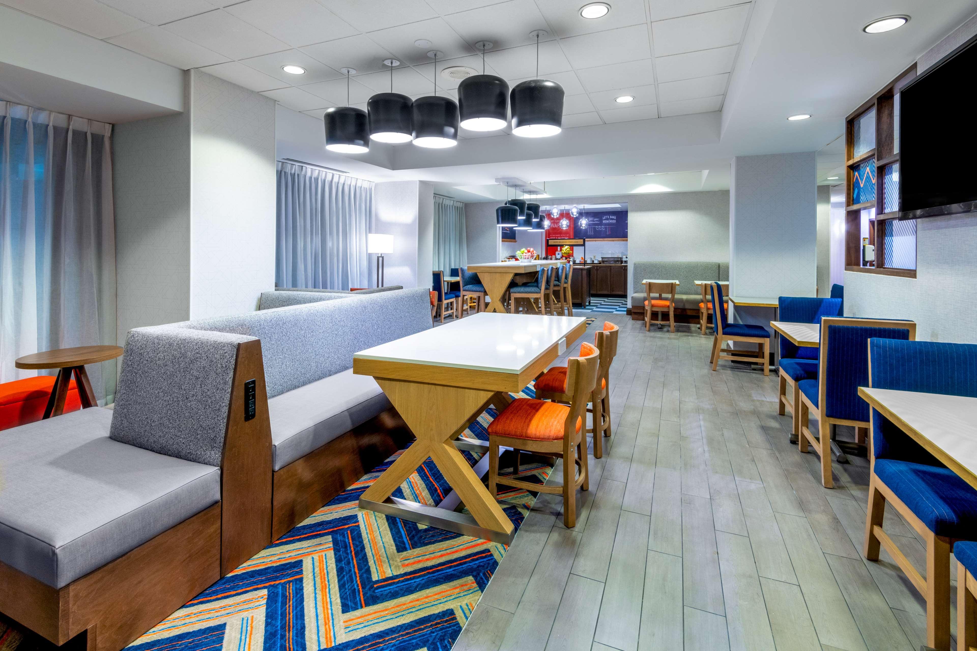 Hampton Denver-international Airport 3*