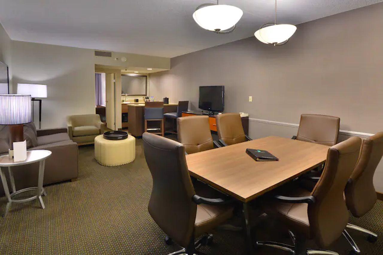 Embassy By Hilton Park 4*