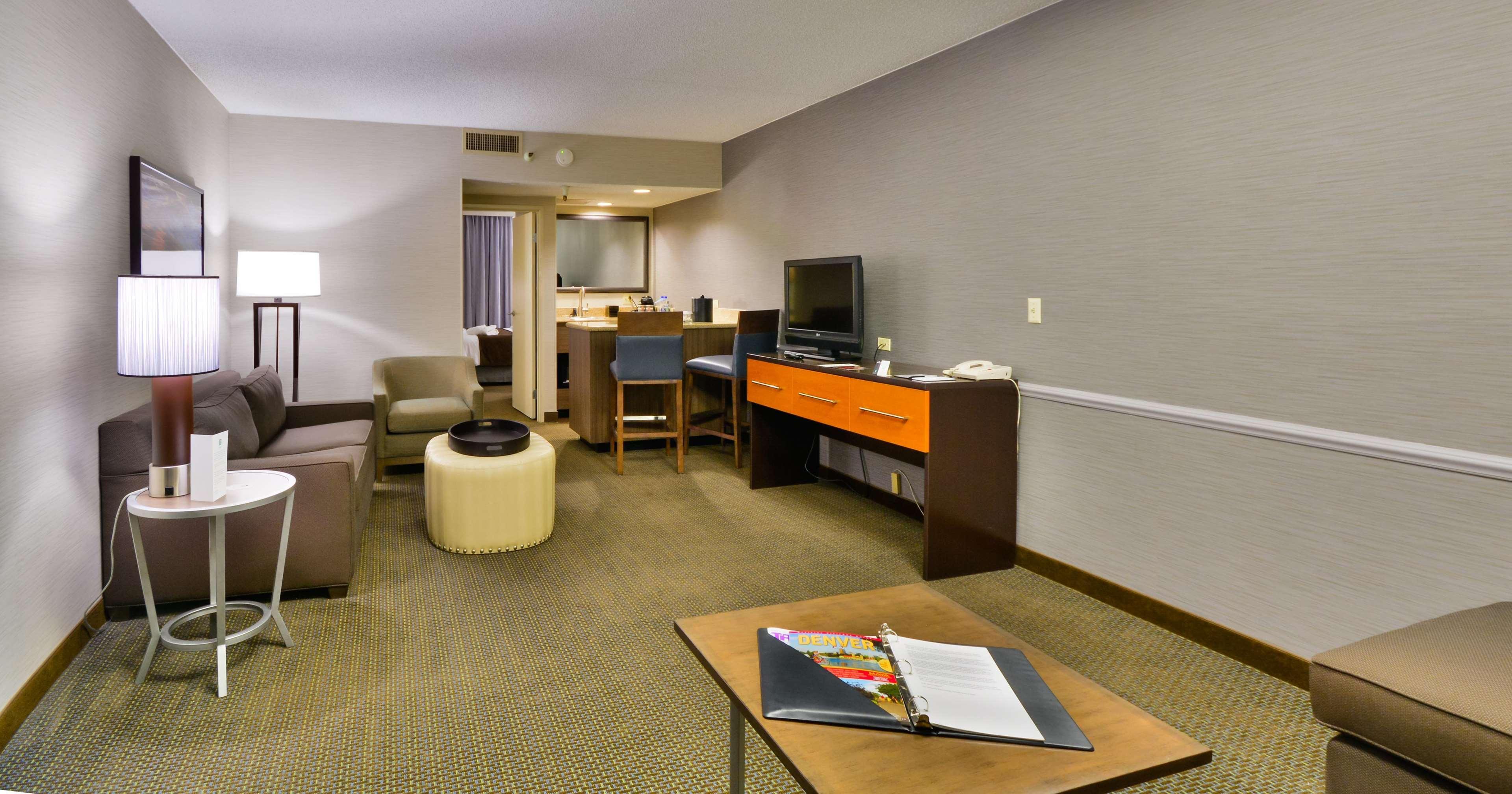 Hotel Embassy By Hilton Park 4*