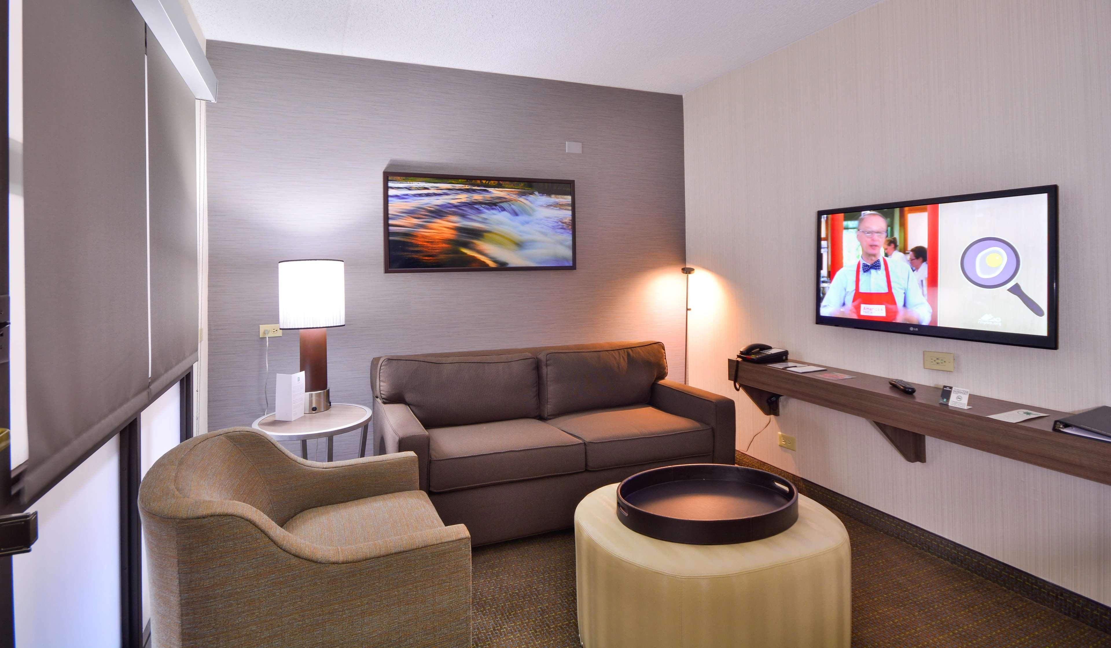 Hotel Embassy By Hilton Park 4*