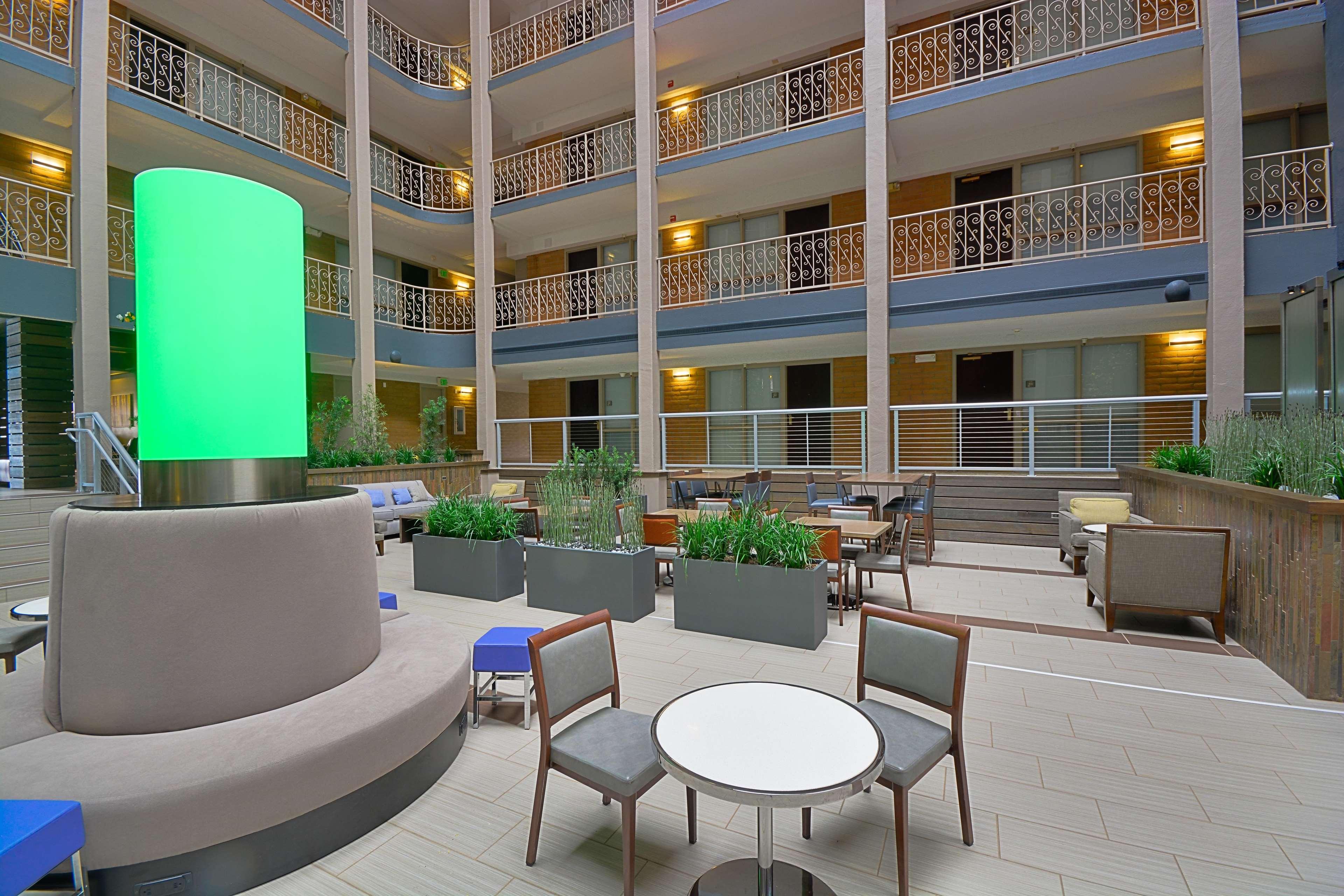Embassy By Hilton Park Hotel