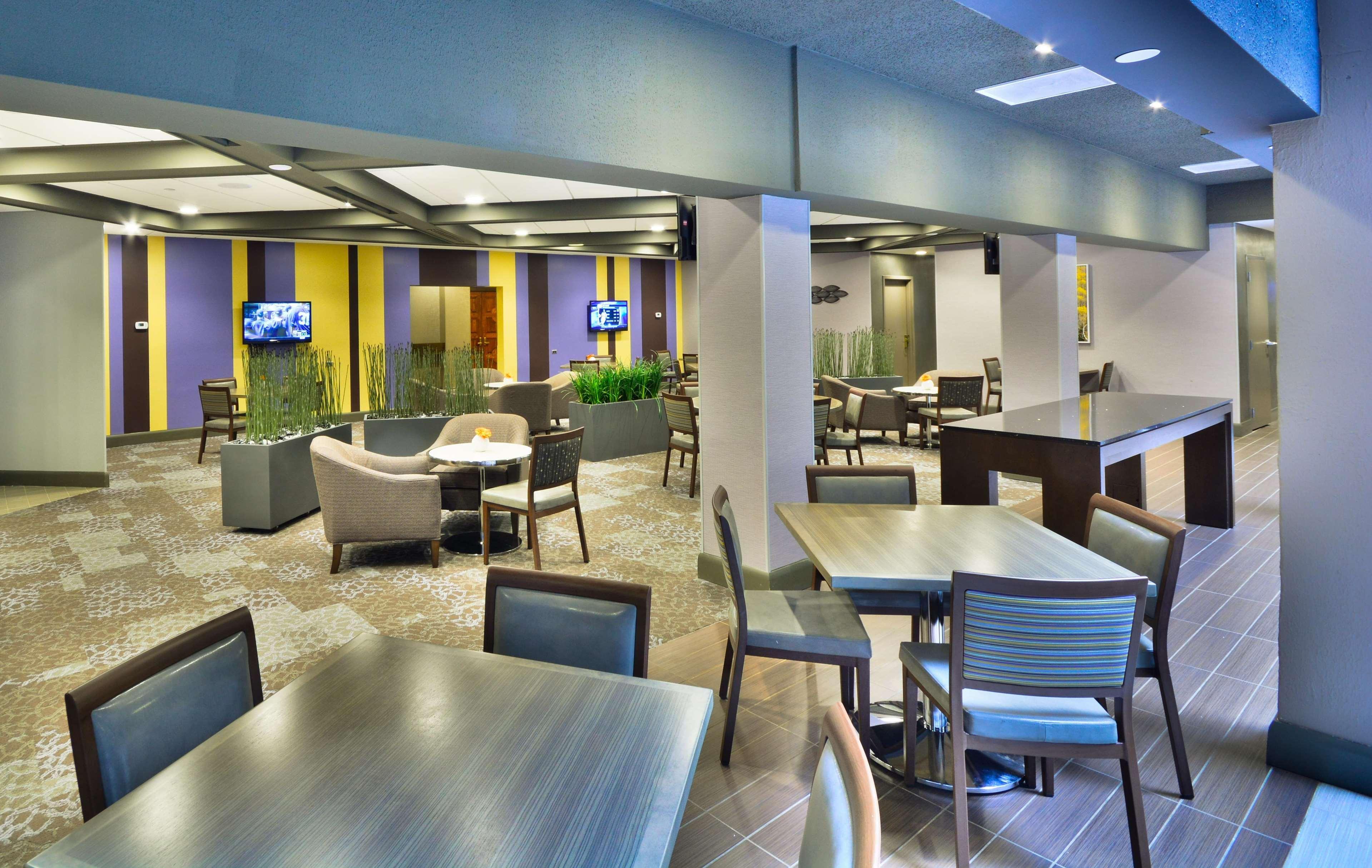 Hotel Embassy By Hilton Park Denver