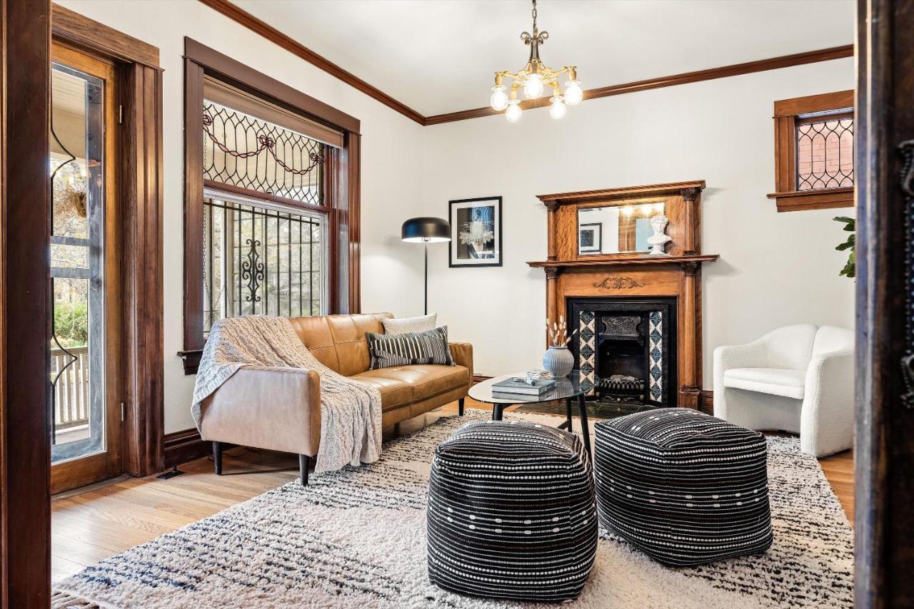 Chic Victorian Manor - Sleeps 12 - Congress Park Holiday home