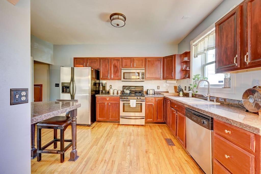 Victorian Manor 1 Mile From Downtown Denver! Denver