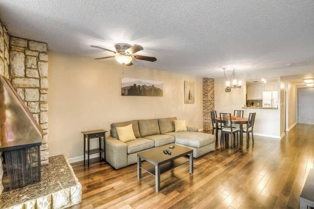 2 Bedroom Heart Of Lodo W/great View/amenities Apartment