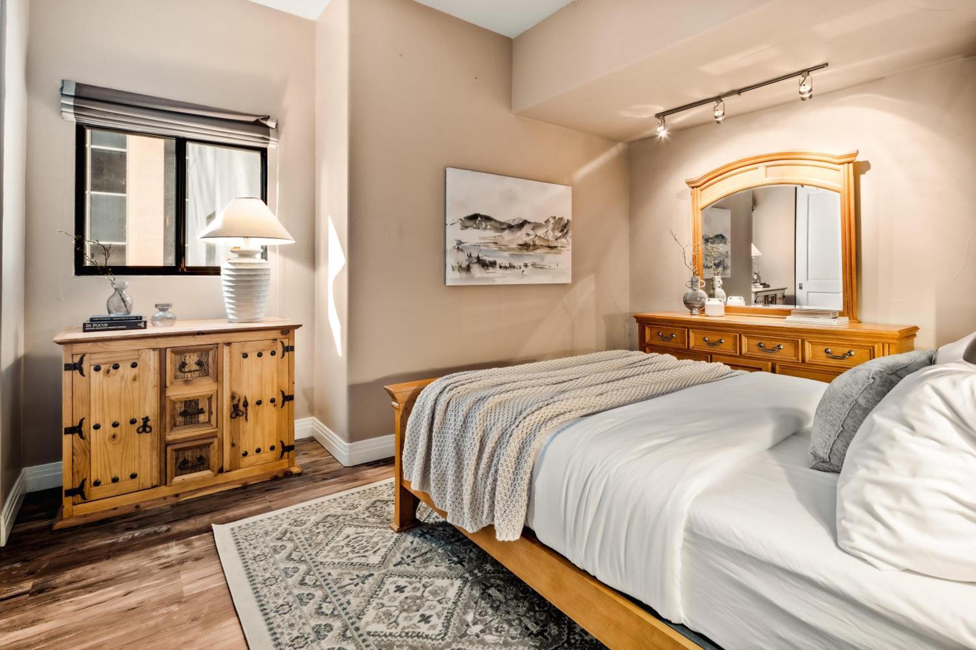 Larimer Square Luxury - Office - Downtown Hub Denver