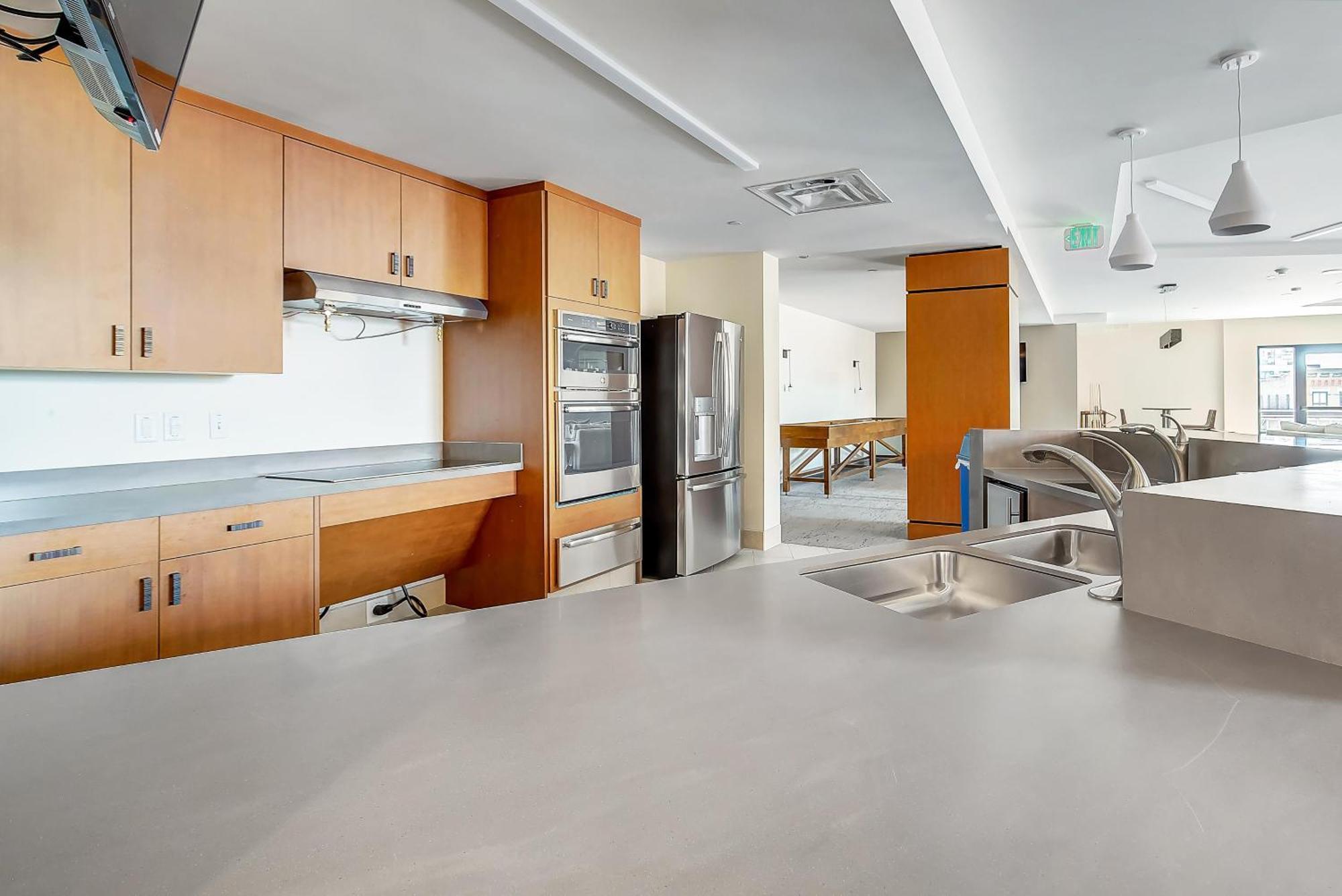 Larimer Square Luxury - Office - Downtown Hub *