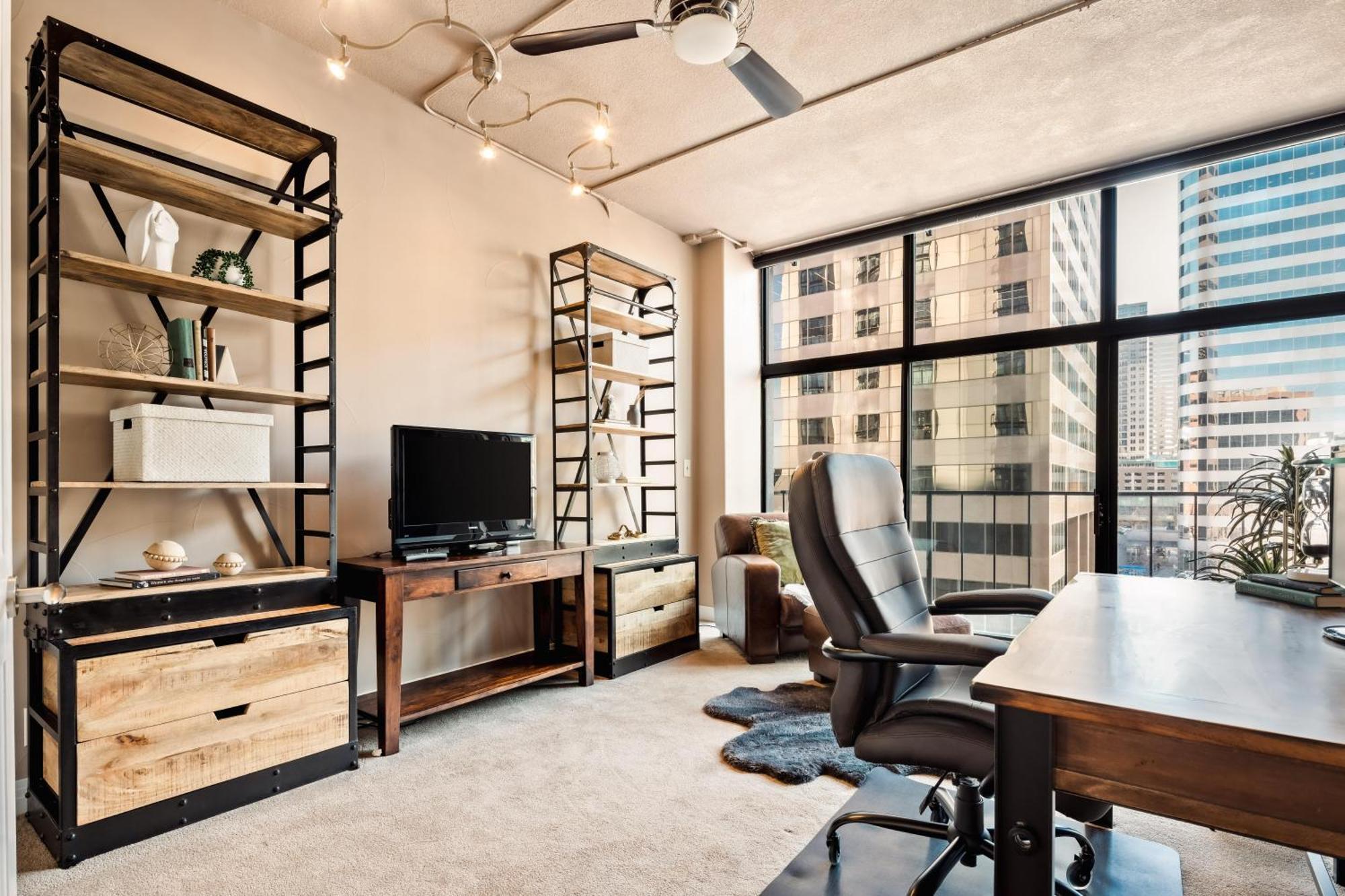 Larimer Square Luxury - Office - Downtown Hub