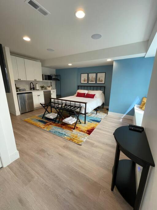 Apartment Private, Cozy, By Mile High Stadium And Downtown Denver!