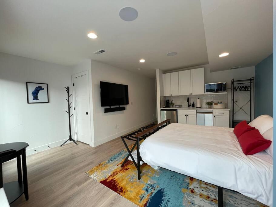Apartment Private, Cozy, By Mile High Stadium And Downtown Denver! Denver