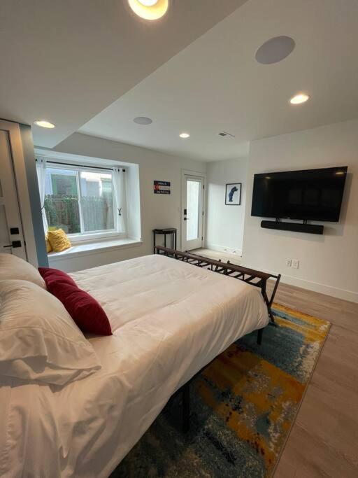 Apartment Private, Cozy, By Mile High Stadium And Downtown Denver! Denver