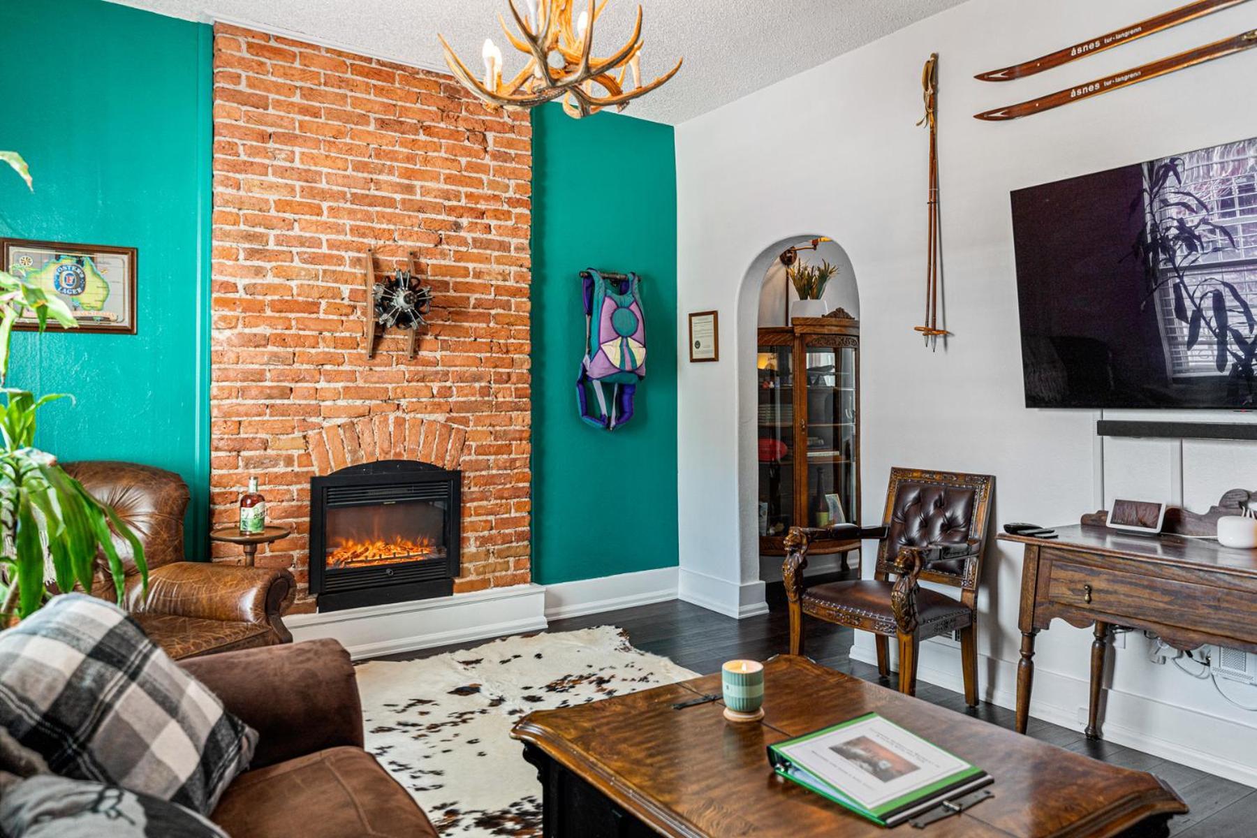 Hot Tub Firepit Pool Table Patio Cozy Downtown Denver