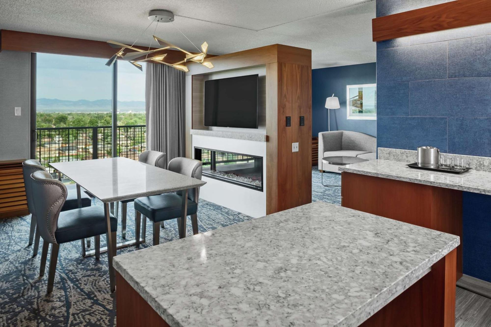 Doubletree By Hilton Hotel Denver
