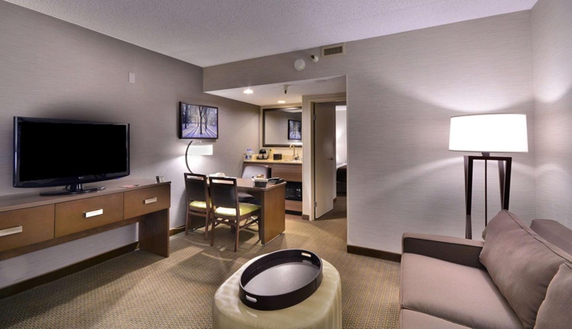 Embassy By Hilton Park Hotel 4*