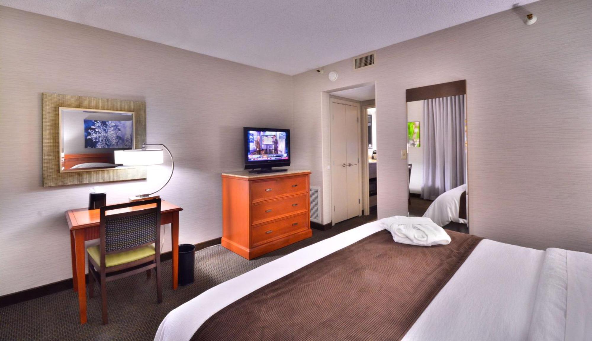 Embassy By Hilton Park Hotel 4*