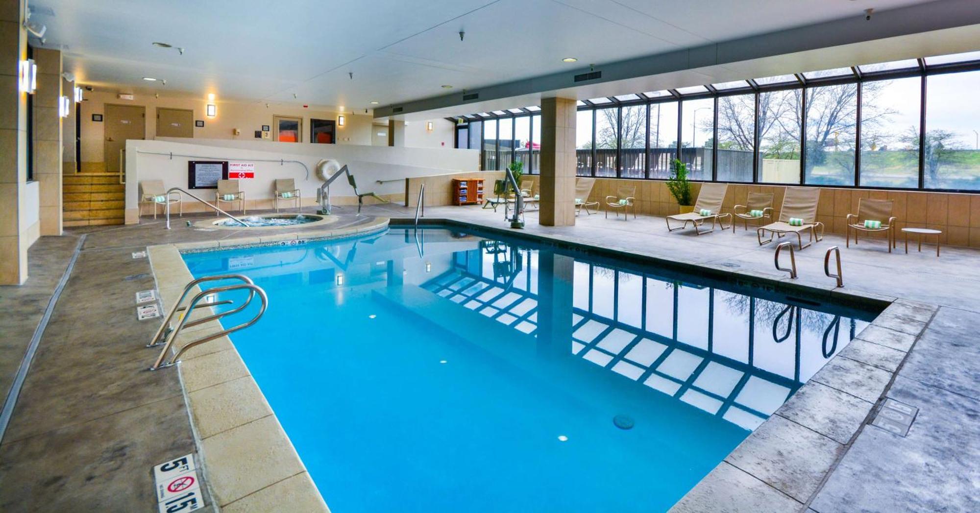 Hotel Embassy By Hilton Park Denver