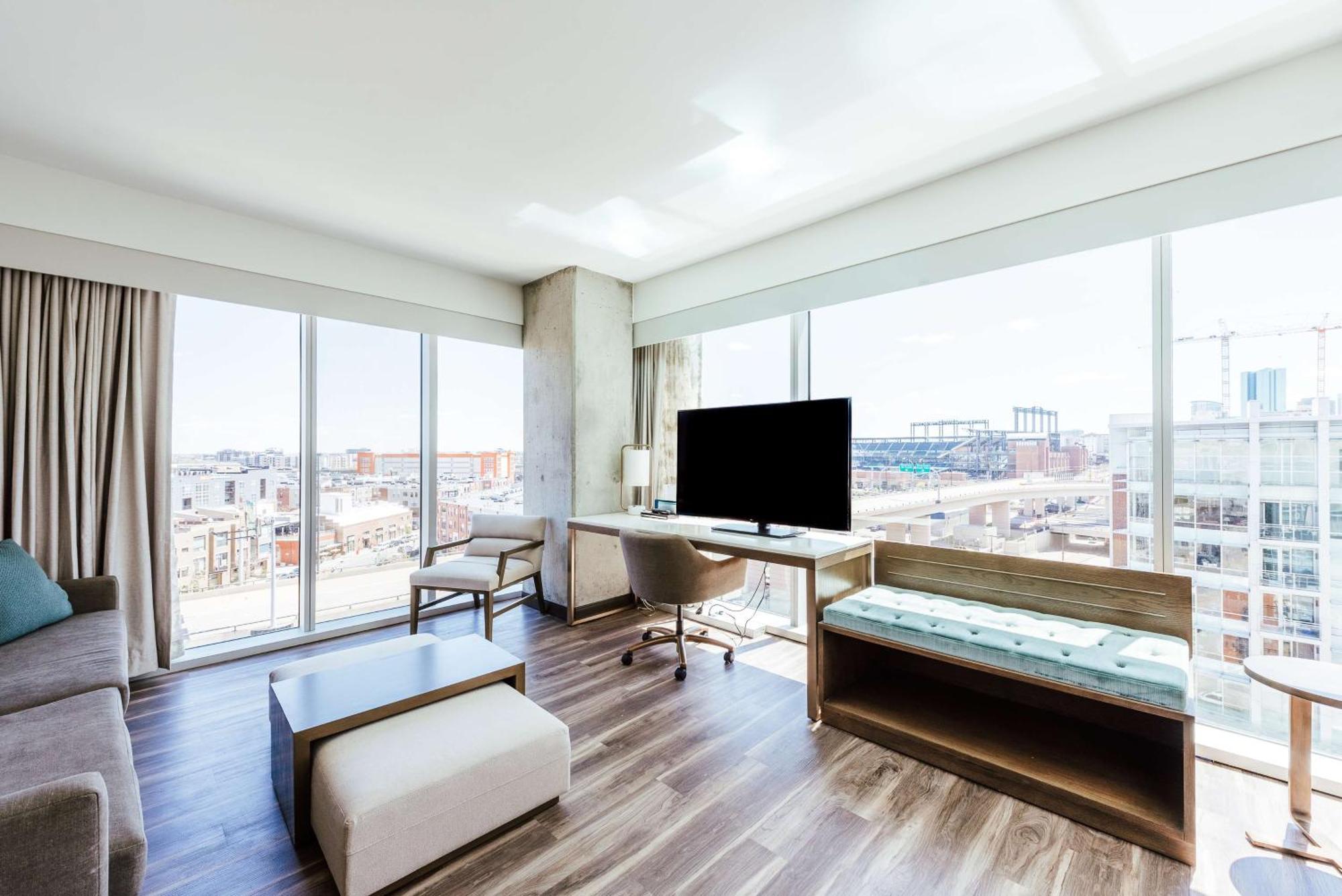 Hilton Garden Union Station Hotel 3*