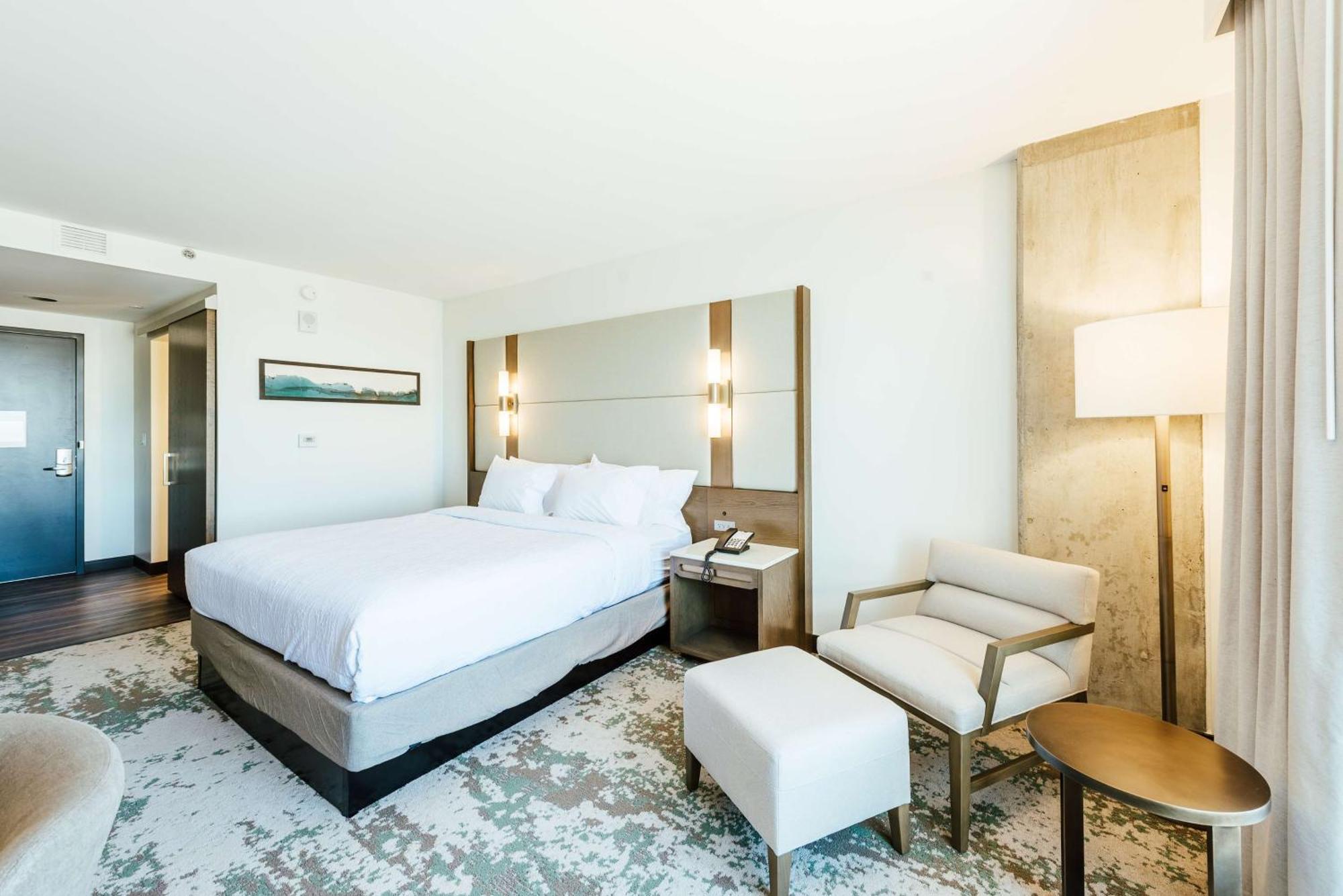 Hilton Garden Union Station Hotel 3*