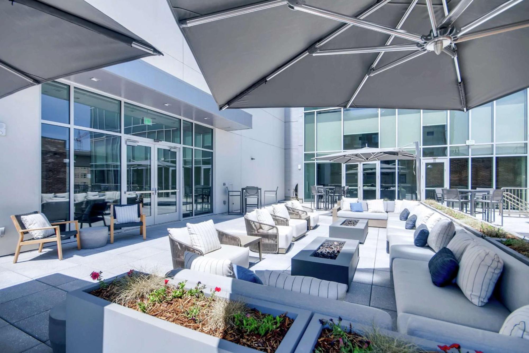 Hilton Garden Union Station 3*
