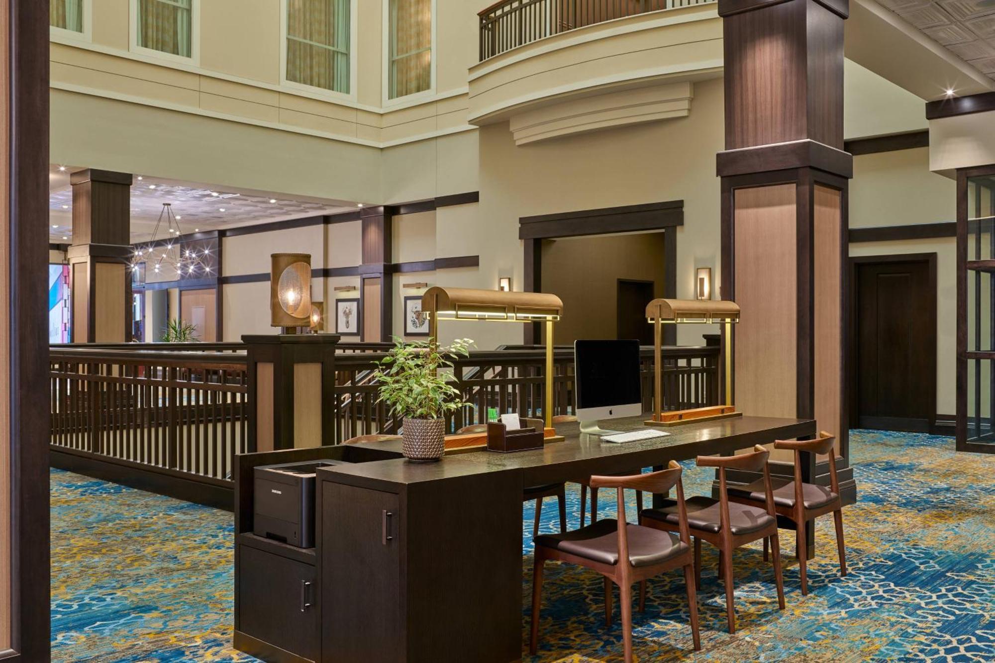 Courtyard By Marriott Downtown 3*