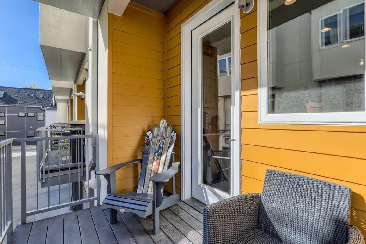 Holiday home 4br Upscale Townhome Roof W Skyline Views *
