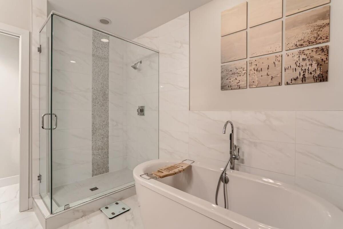 4br Upscale Townhome Roof W Skyline Views *