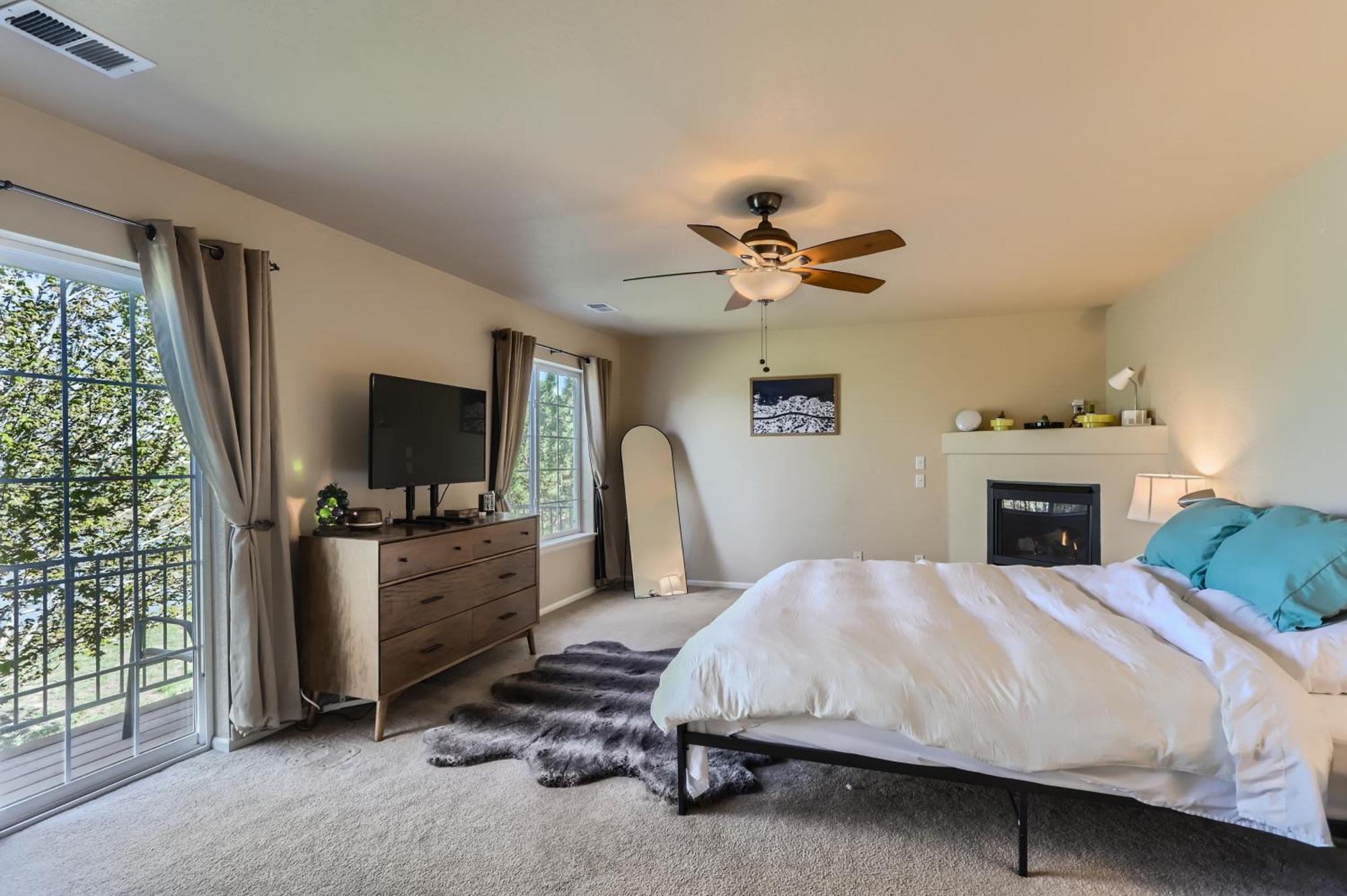 Villa Dream House - Stunning Lake, Mountain & Golf Views With Luxury Amenities - Spa, Table-tennis, Jacuzzi, Media Center, Loft Denver