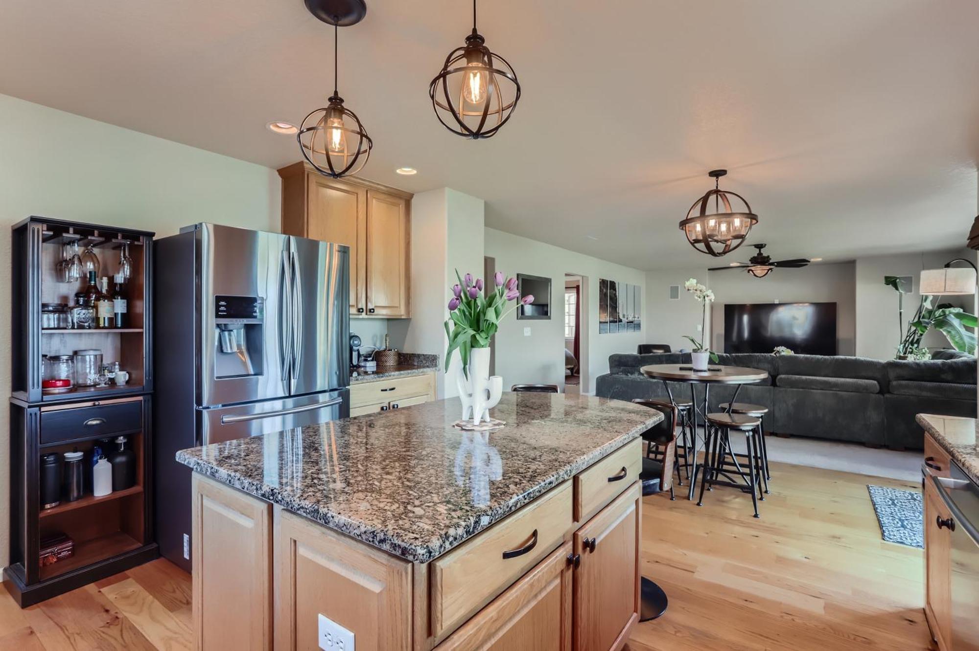 Dream House - Stunning Lake, Mountain & Golf Views With Luxury Amenities - Spa, Table-tennis, Jacuzzi, Media Center, Loft * Denver
