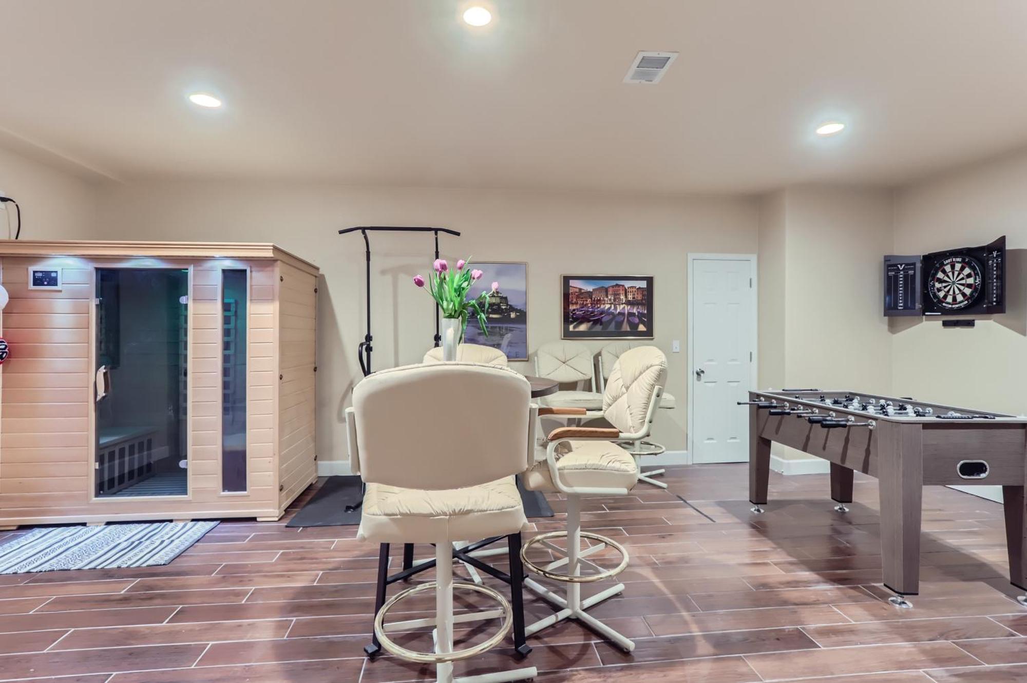 Villa Dream House - Stunning Lake, Mountain & Golf Views With Luxury Amenities - Spa, Table-tennis, Jacuzzi, Media Center, Loft Denver