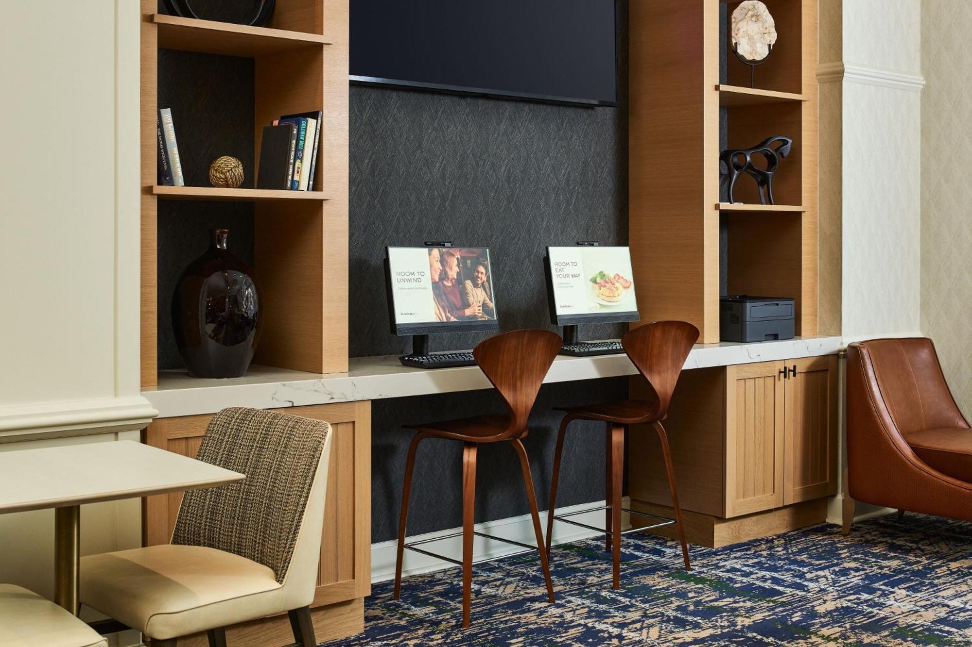 Center Hotel 3*