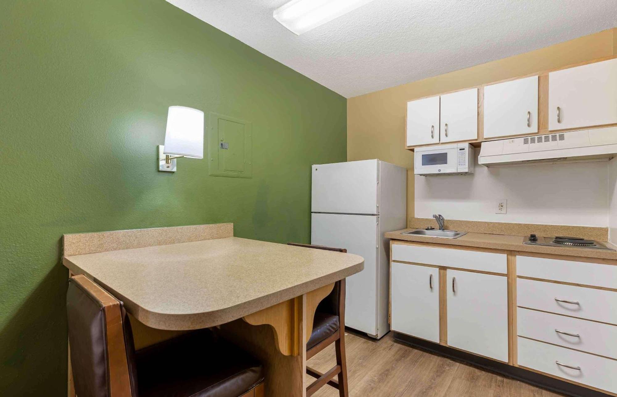 Extended America Select - - Cherry Creek