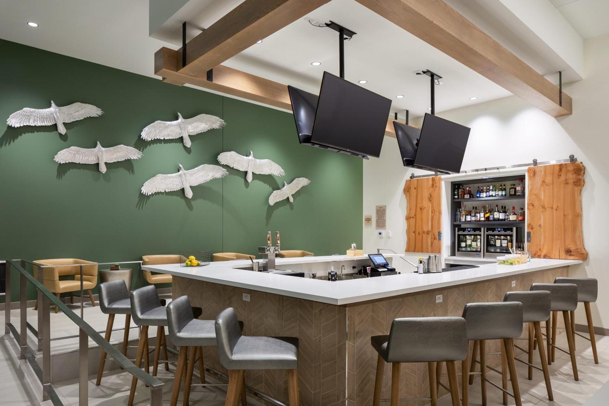 Element Downtown East 3*