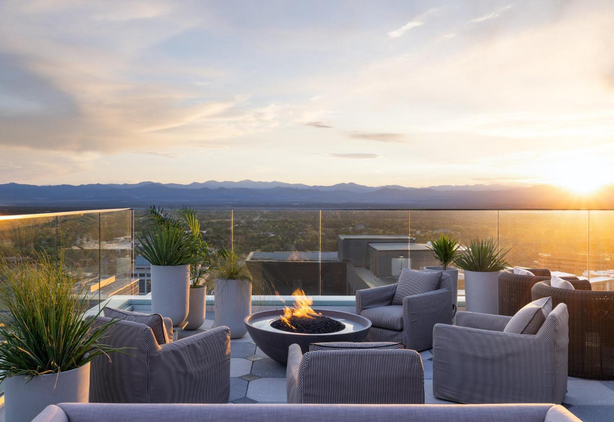 Kimpton Claret By Ihg Hotel