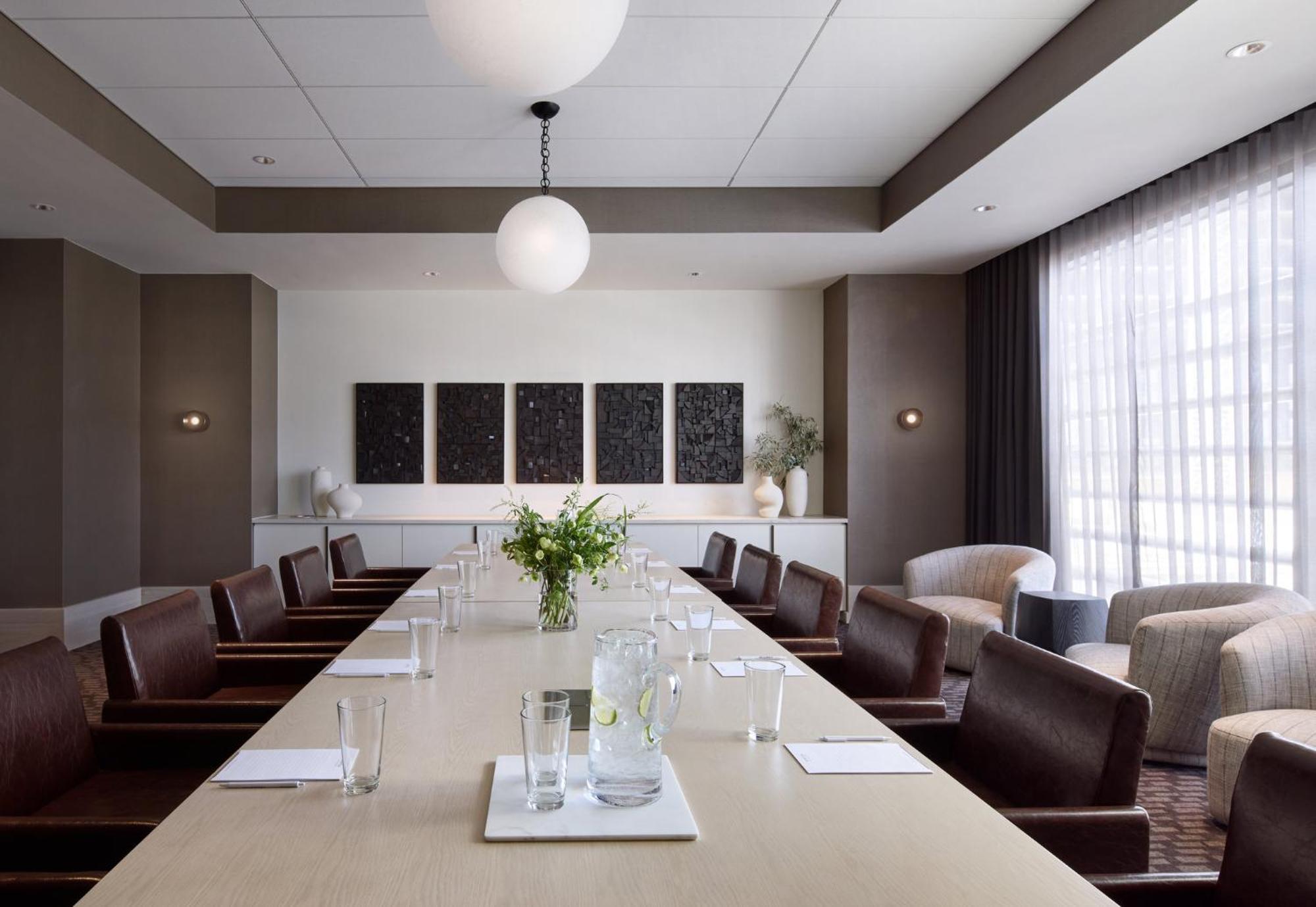 Kimpton Claret By Ihg Hotel