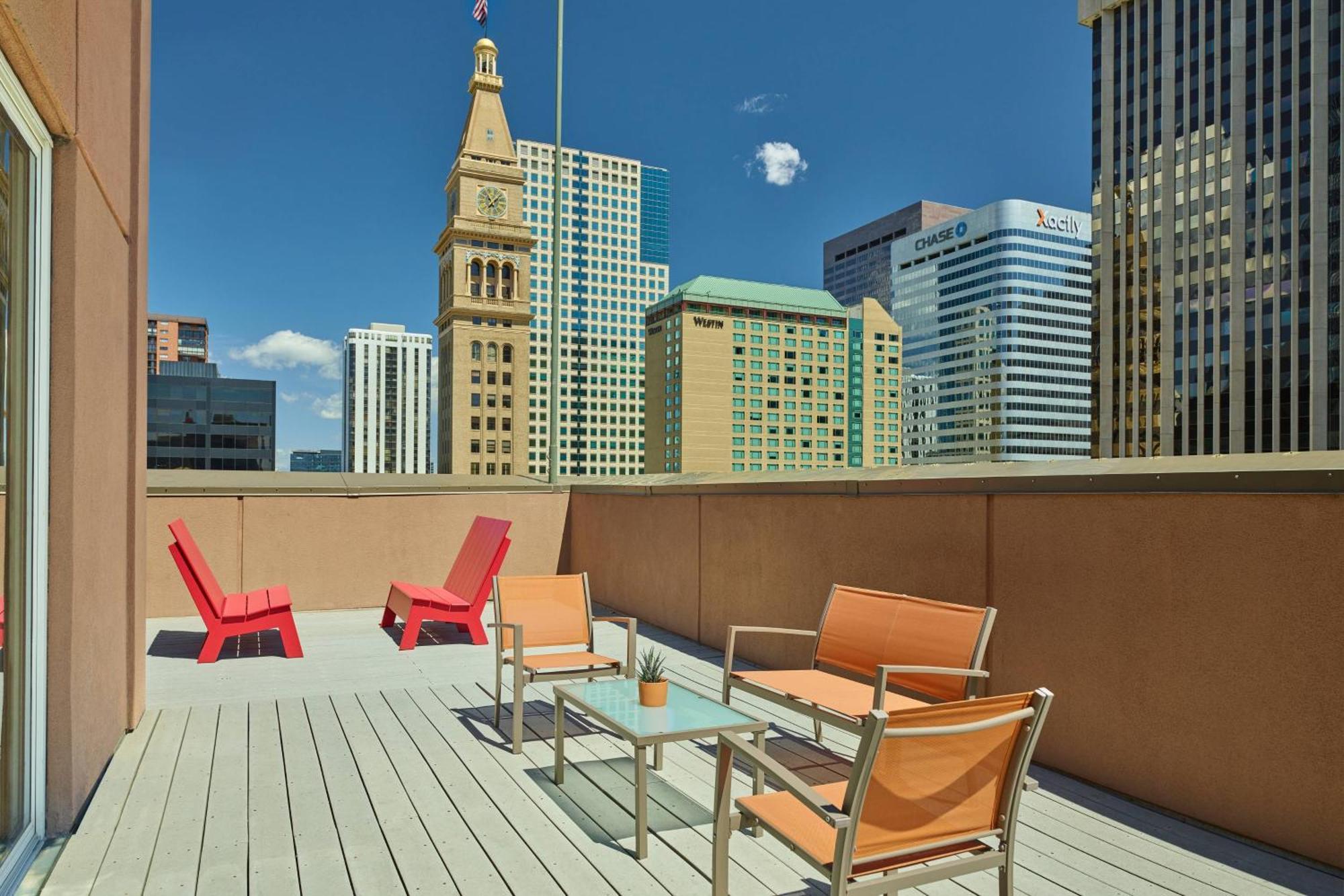 Courtyard By Marriott Downtown