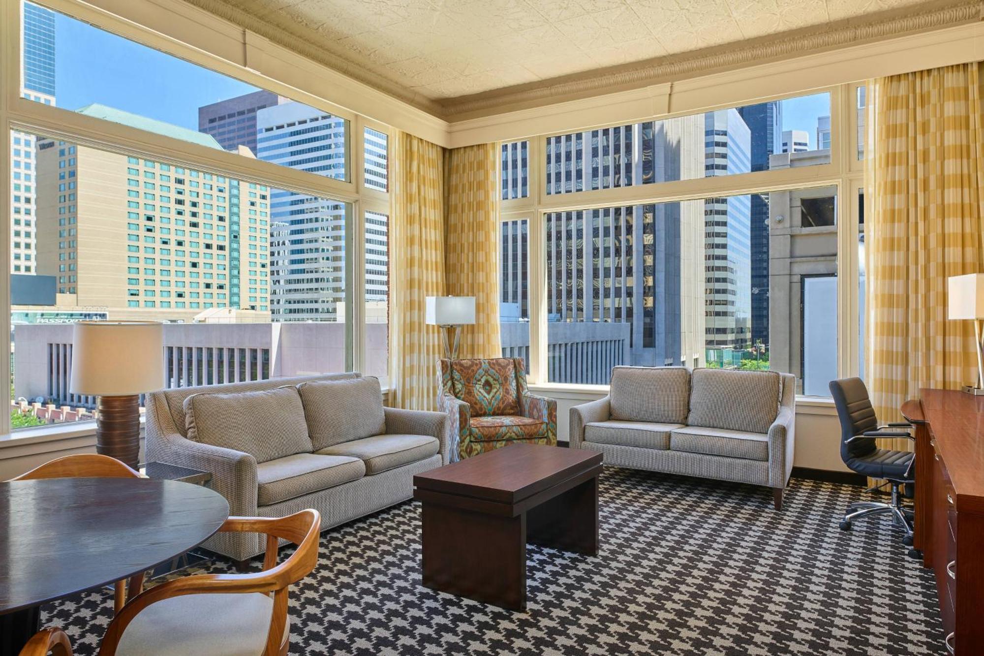 Courtyard By Marriott Downtown Hotel 3*