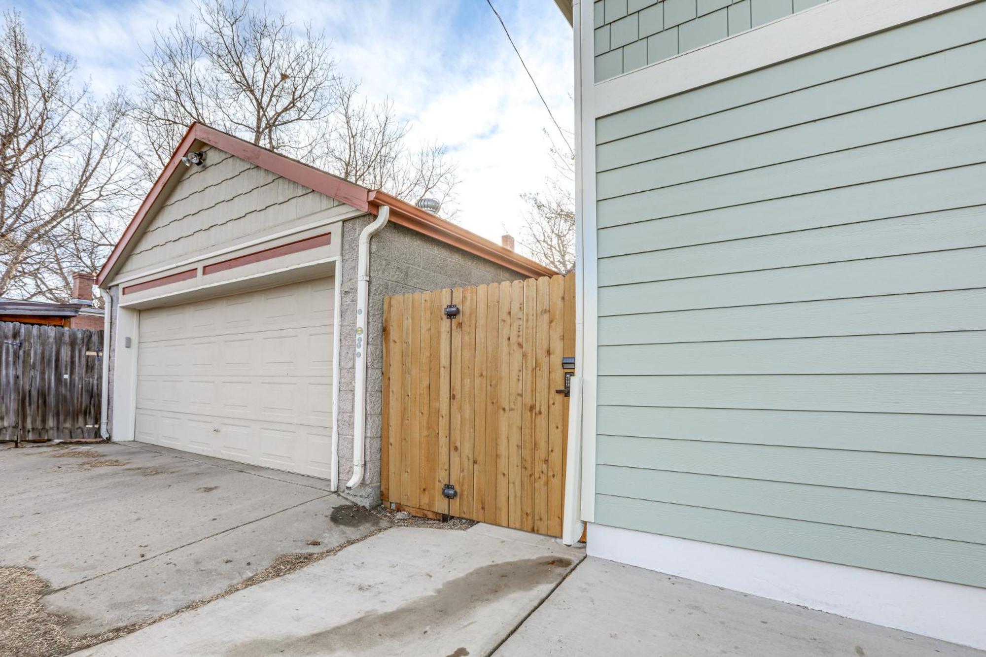 Less Than 1 Block To Park New-build In Denver! Apartment