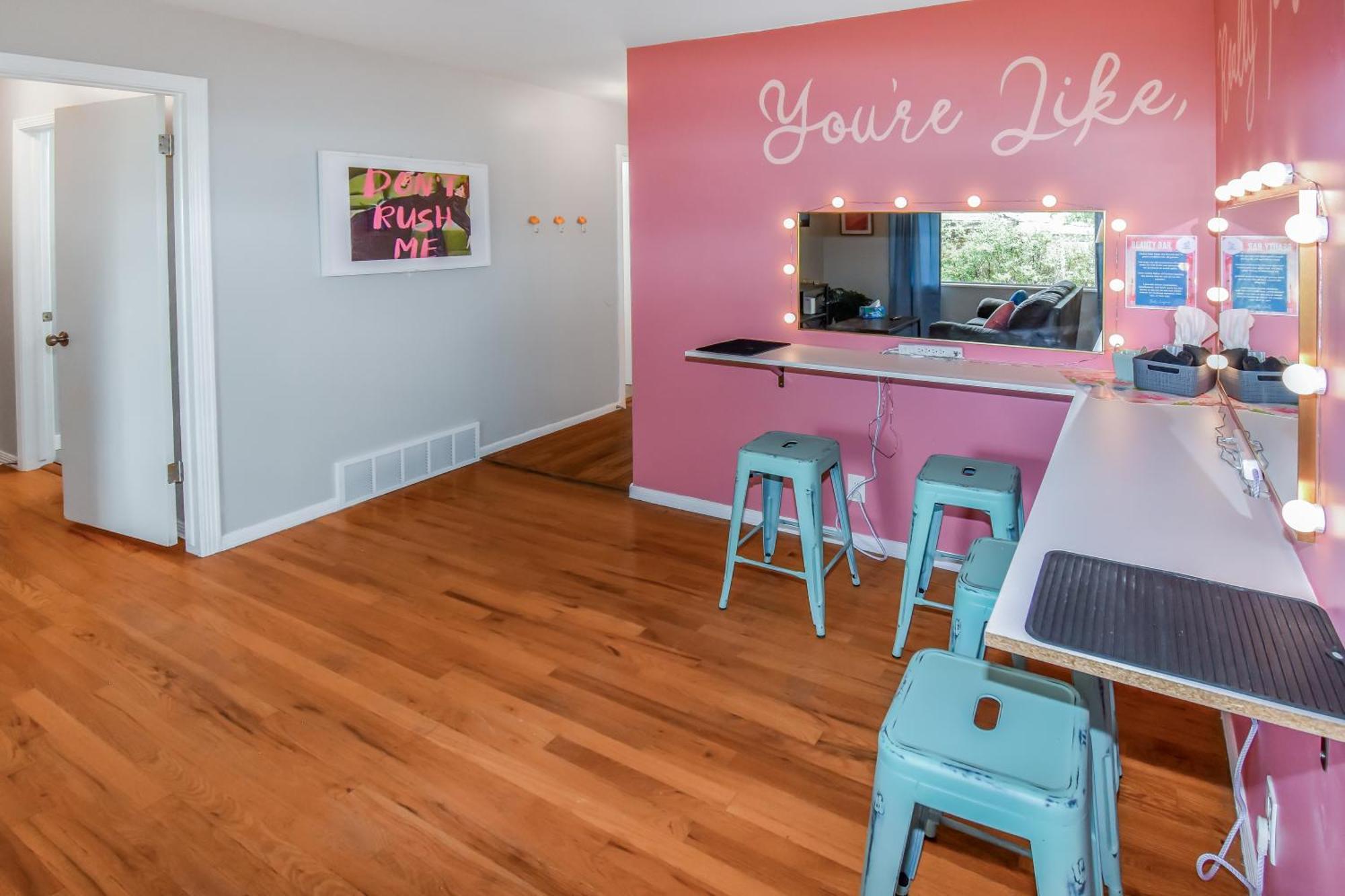 Super Cute Five Bedroom In Perfect For Girls Trips * Denver