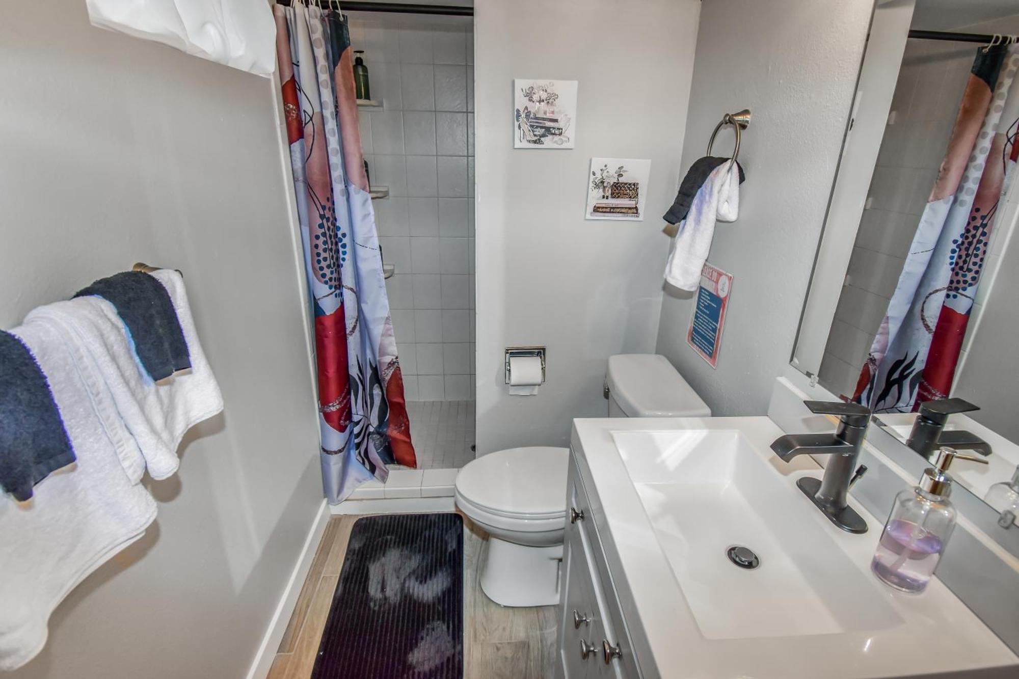 Super Cute Five Bedroom In Perfect For Girls Trips Holiday home *